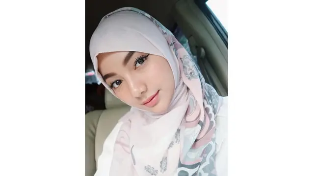 6 Potret Aktris FTV Glenca Chysara Tampil Berhijab, Bikin Pangling