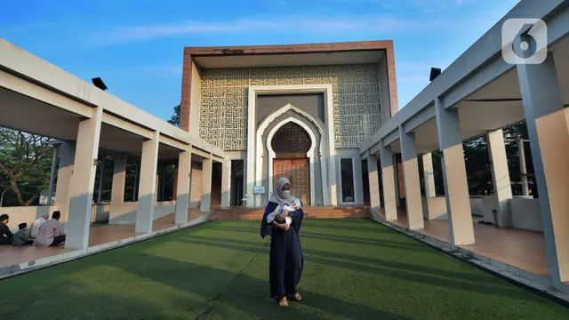 FOTO: Penerapan Protokol Kesehatan Salat Idul Adha di Bogor
