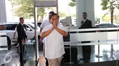 Ketua umum KMP, Prabowo Subianto saat tiba di Tower Bakri, Jakarta, Kamis, (3/9/2015) Pertemuan para pejabat Koalisi Merah Putih ini membahas persoalan PAN yang keluar dari KMP. (Liputan6.com/Helmi Afandi)
