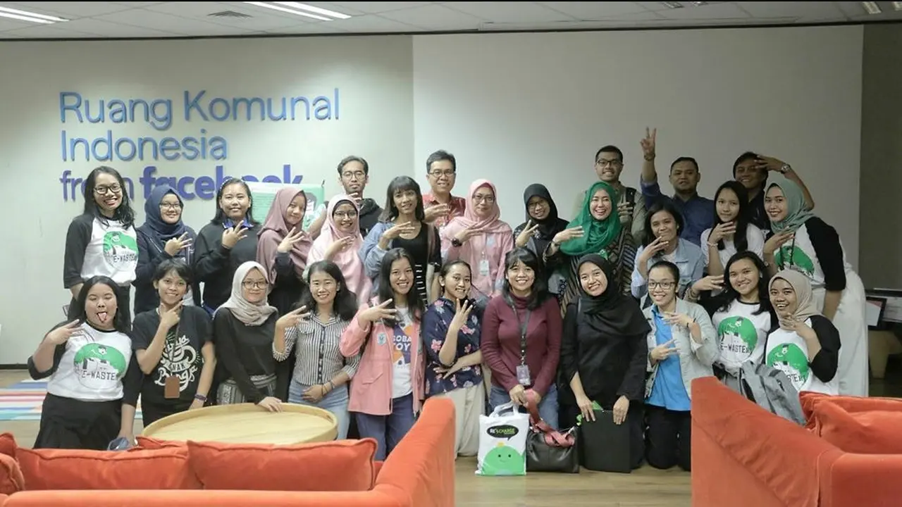 [FIMELA] Komunitas EwasteRJ, Peduli Sampah Elektronik Sejak Dini