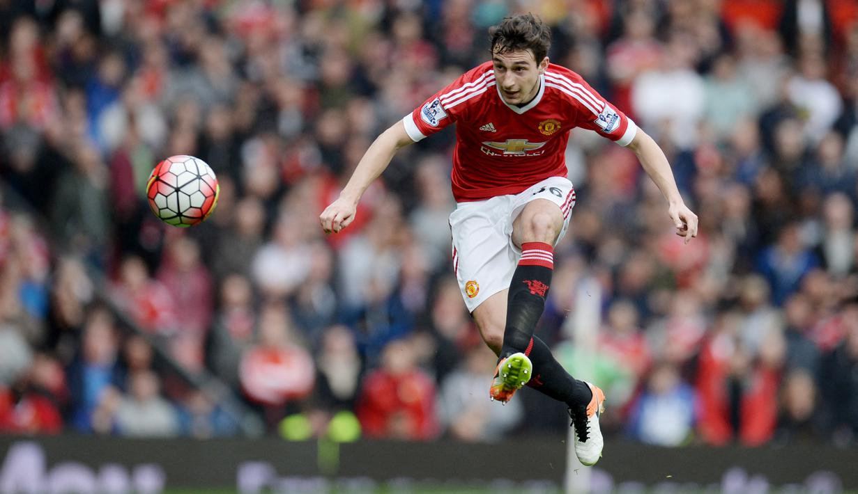 Matteo Darmian - Bek andalan Inter Milan ini pernah memperkuat Manchester United dan AC Milan. Darmian pernah menjadi bagian Setan Merah pada periode 2015-2019 Sedangkan di AC Milan pada 2006 hingga 2010. (AFP/Oli Scarff)