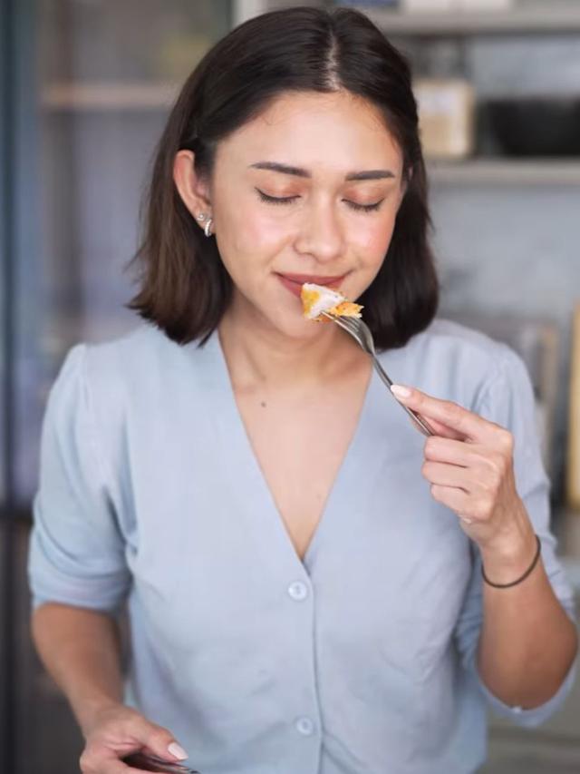 Tampil menawan dengan gaya santai ala Nana Mirdad (credit: instagram.com/nanamirdad_)