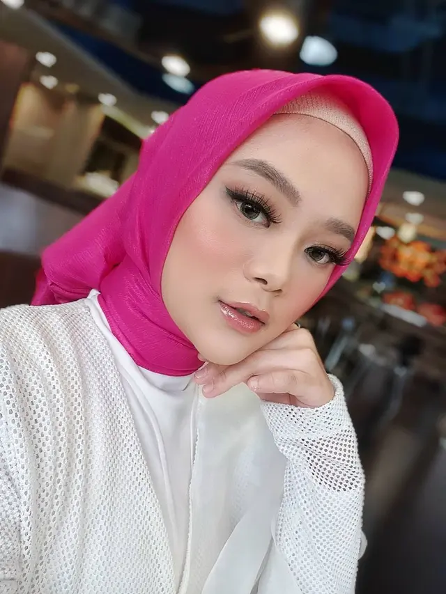 7 Potret Agnes Cefira Pop Academy saat di Luar Panggung, Memesona