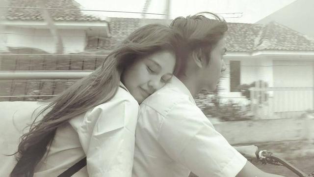 74+ Gambar Romantis Dilan Dan Milea HD Terbaik