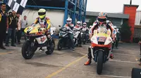 Pembalap andalan tim Federal Oil Gresini Moto2, Sam Lowes, menyapa fans di Jakarta.