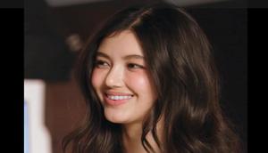 Daniella Marsh eks NewJeans. (dok. Tangkapan layar Instagram @omega/https://www.instagram.com/p/DPB5Fy_jALz/Dinny Mutiah))