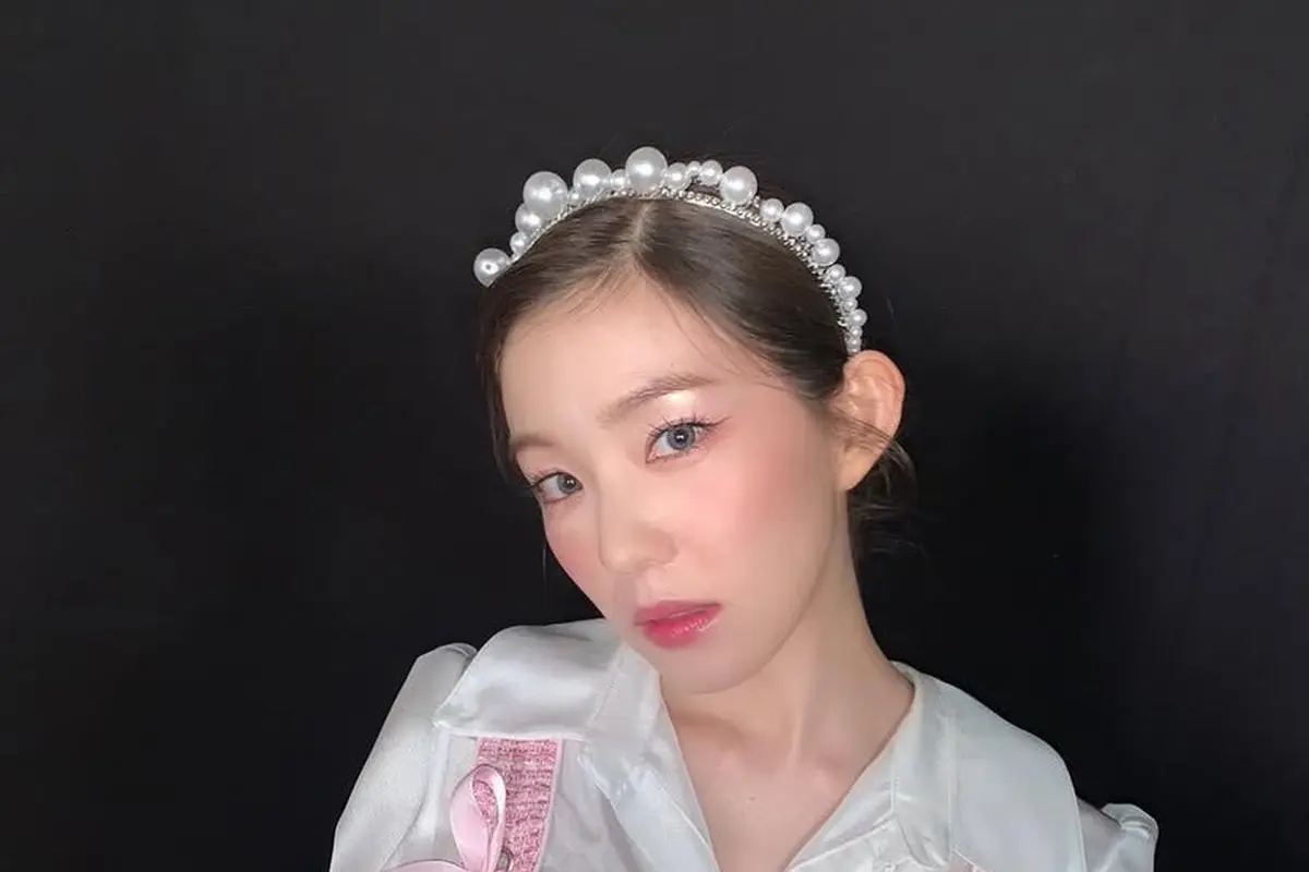 Inspirasi Outfit Valentine Pink ala Irene Red Velvet