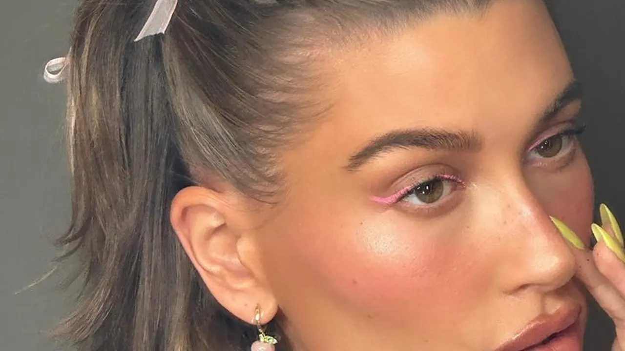 Hailey Bieber