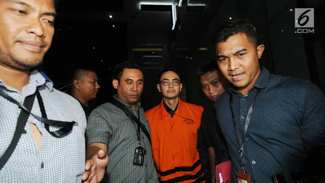 Resmi Ditahan KPK, Zumi Zola Kenakan Rompi Oranye