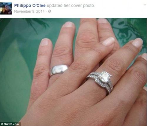 Posting cincin pernikahan Andrew dan Philipa | Photo: Copyright dailymail.co.uk