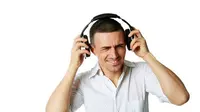 Earphone Berbahaya Bagi Telinga dan Otak, Begini Cara Mencegahnya