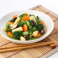 Ilustrasi tumis sayur/copyright shutterstock.com/Coolscene