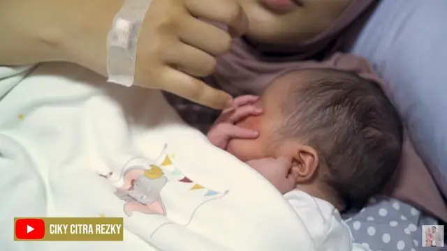 7 Momen Malam Pertama Citra Kirana dan Rezky Adhitya Asuh Anaknya