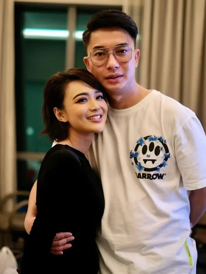 [Fimela] Wika Salim dan Max Adam