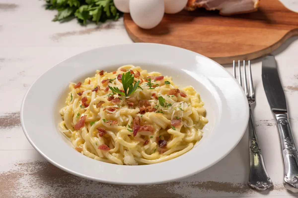 mie instan carbonara