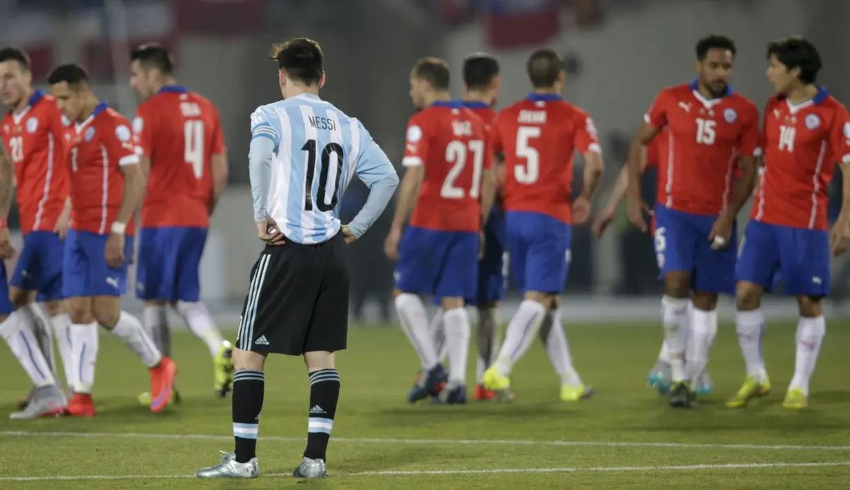 Ekspresi Lionel Messi saat Final Copa America 2015. (EPA/Fernando Bizerra Jr.)
