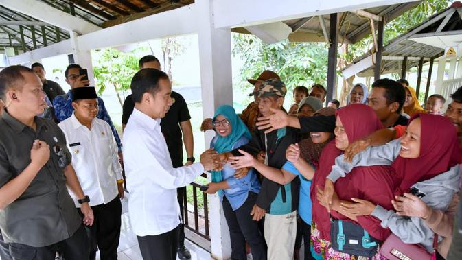 Presiden Joko Widodo melakukan inspeksi mendadak (sidak) dalam kunjungan kerjanya ke Kabupaten Subang. (Foto: Merdeka)