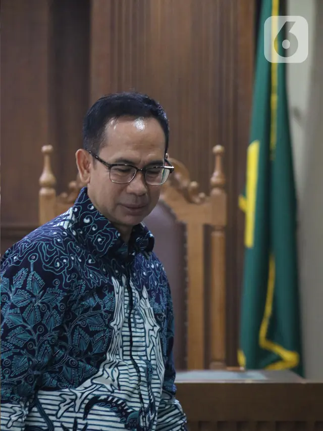 Jadwal Padat, Sidang Lanjutan Tubagus Chaeri Wardana Ditunda