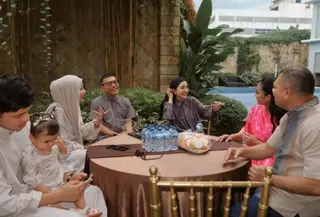 Buka puasa mewah dan penuh cinta, momen kebersamaan Aurel dan keluarga besar. (credit:instagram.com/