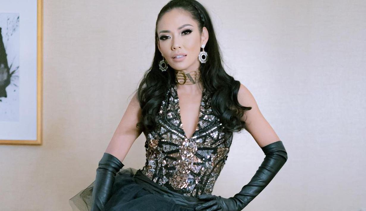 Penampilan Shanty yang kembali manggung ini pun tak lepas dari perhatian netizen. Pasalnya, meski telah lama vakum dirinya tetap terlihat energik. (Liputan6.com/IG/@shantyofficial)