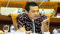 Anggota Komisi X DPR, Anang Hermansyah mempertanyakan komitmen pemerintah terhadap pendidikan vokasi.