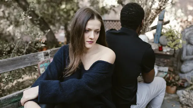 Pasangan tidak menunjukkan keterlibatan emosional