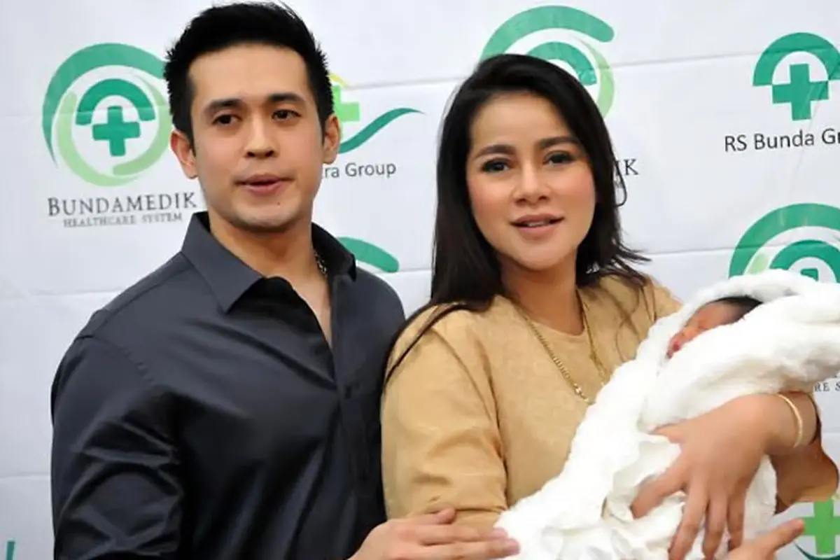 Olla Ramlan akui sang suami semakin sayang (Liputan6.com/Panji Diksana)