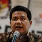 Ketua KPU, Husni Kamil memberikan keterangan pers di Gedung KPU, Jakarta, Selasa (11/8/2015). KPU menutup pendaftaran kembali calon bupati & wakil bupati di 7 Kabupaten yang sebelumnya hanya mempunyai satu pasangan calon. (Liputan6.com/Faizal Fanani)