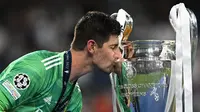 Bersaing dengan Karim Benzema, Thibaut Courtois Potensial Meraih Ballon d'Or dan Sejajar Lev Yashin