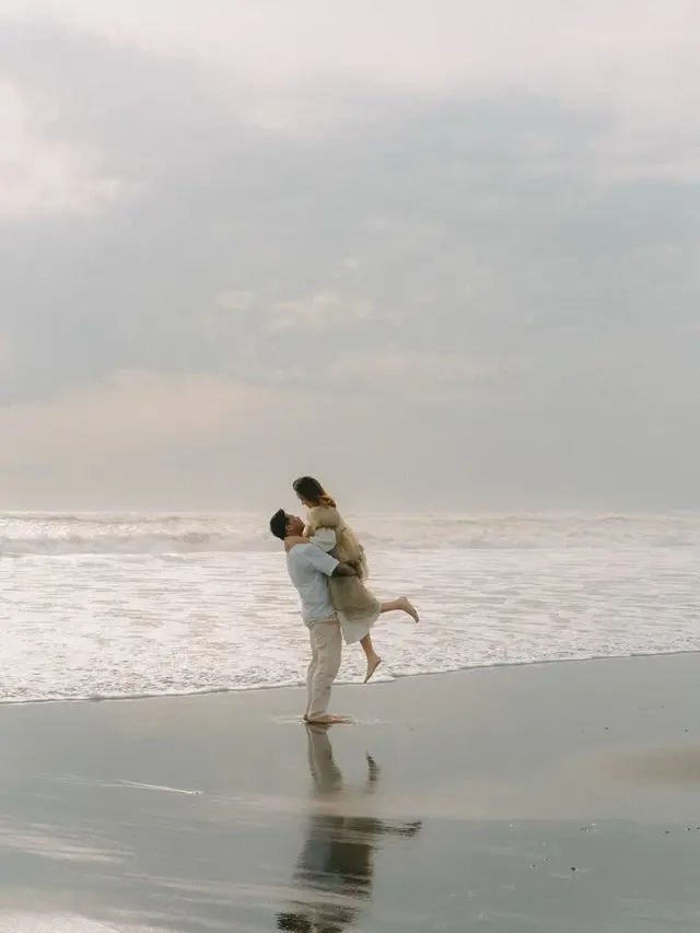 Joanna Alexandra dan Immanuel Christover. (Foto: akhu.jpeg Bali Couples and Family Photographer dari Instagram @joannaalexandra)
