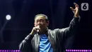 Menggandeng sejumlah penyanyi dan musisi tanah air, SBY menyanyikan lagu ciptaannya. (Liputan6.com/Herman Zakharia)