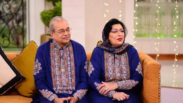 Kompak, Ini 6 Potret Pasangan Suami Istri Selalu Pakai Baju Kembar Selama 37 Tahun