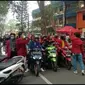 Mahasiswa asal Tangerang mulai bergerak ke Jakarta untuk melakukan aksi unjuk rasa di Gedung DPR RI. (Foto: Pramita Tristiawati/Liputan6)