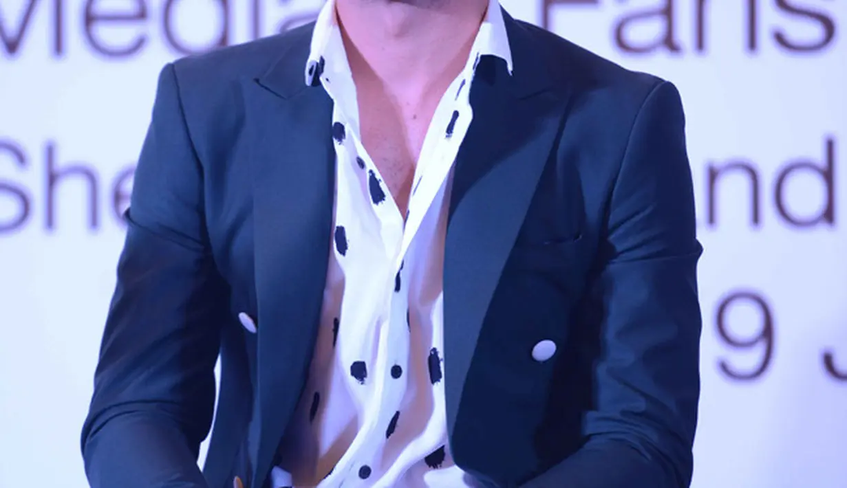 "Itu jadi salah satu contoh kecil bahwa kita bisa hidup berkedampingan, dengan cara kita memperlihatkan toleransi kita kepada orang yang beda keyakinan atau golongan manapun," ucap Reza. (Nurwahyunan/Bintang.com)