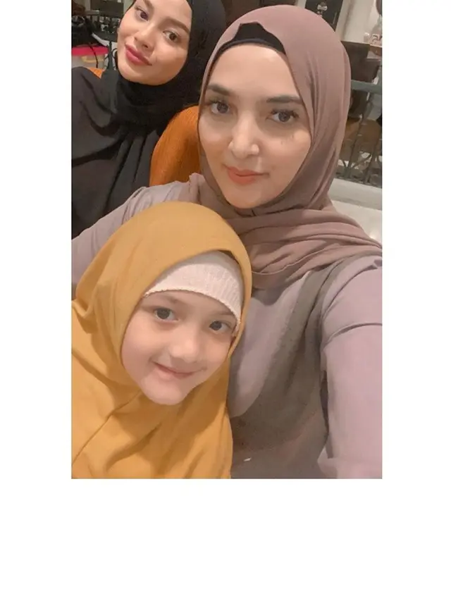 6 Potret Kompak Aurel dan Ashanty Saat Pakai Hijab, Memesona