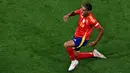 Lamine Yamal terpilih sebagai pemain terbaik pertandingan semifinal EURO 2024 Spanyol vs Prancis. (Tobias SCHWARZ / AFP)