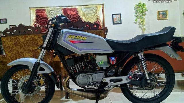 15 Potret Modifikasi RX King, dari Yang Simple sampai Hedon!