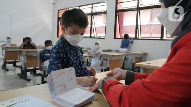 FOTO: Literasi dan Inklusi Keuangan untuk Murid SD