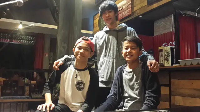 ‎Tegar dan Laoneis