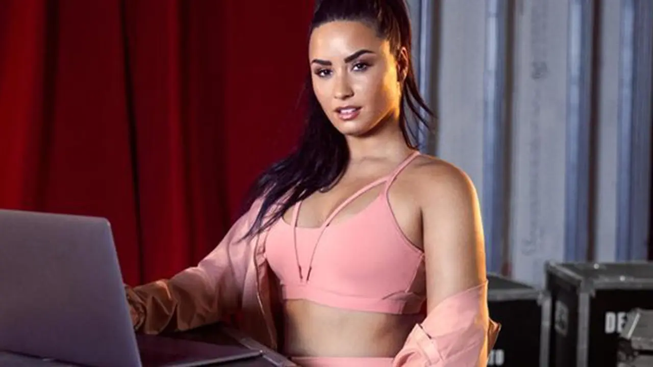 Demi Lovato menuliskan pesan untuk semua penggemarnya./Copyright  Instagram.com/ddlovato
