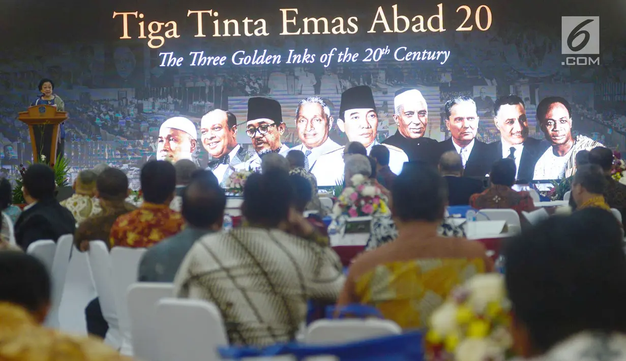 Suasana saat Presiden kelima RI Megawati Soekarnoputri memberi sambutan dalam seminar Memory of The World di Gedung LIPI, Jakarta, Selasa (17/4). (Merdeka.com/Imam Buhori)