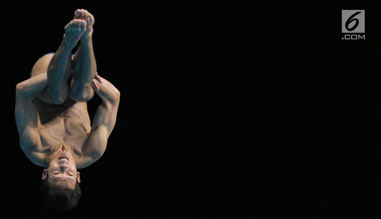 Atlet Loncat Indah Indonesia Andriyan saat berlaga dalam final loncat indah Sea Games 2017,  Aquatics Centre, Bukit Jalil, Malaysia, (28/8). Indonesia kalah dengan poin 231.18. (Liputan6.com/Faizal Fanani)