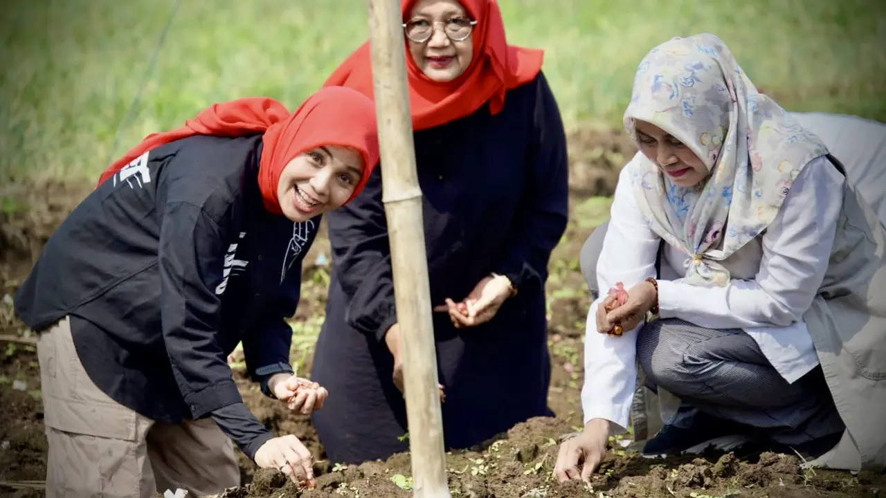 Istri capres nomor urut 3 Ganjar Pranowo, Siti Atikoh Supriyanti