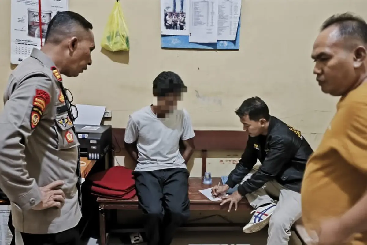 Seorang wartawan di Tanggamus, Lampung diduga mencuri uang perusahaan medianya ditangkap polisi.