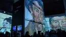 Suasana pameran imersif luar ruangan bertajuk "Digital Nights Wellington -- Van Gogh Alive" di Wellington, Selandia Baru, 1 Oktober 2020. Pameran musikal dan visual tersebut mengajak para pengunjung lebih mengenal karya-karya Van Gogh dengan warna-warni cerah dan detail yang hidup. (Xinhua/Guo Lei)