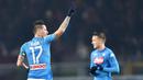 Gelandang Napoli, Marek Hamsik, melakukan selebrasi usai mencetak gol ke gawang Torino pada laga Serie A di Stadion Olimpico Grande Torino, Sabtu (16/12/2017). Napoli menang 3-1 atas Torino. (AP/Alessandro Di Marco)