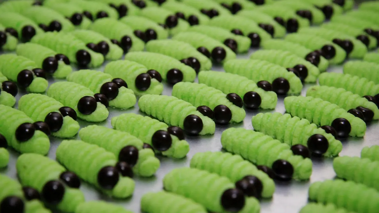 semprit kue ulat daun