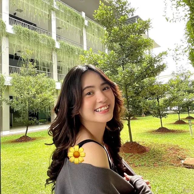 Akui Diselingkuhi Alfeandra Dewangga, Ini 6 Potret Gamer Sekaligus Artis Vivi Novika