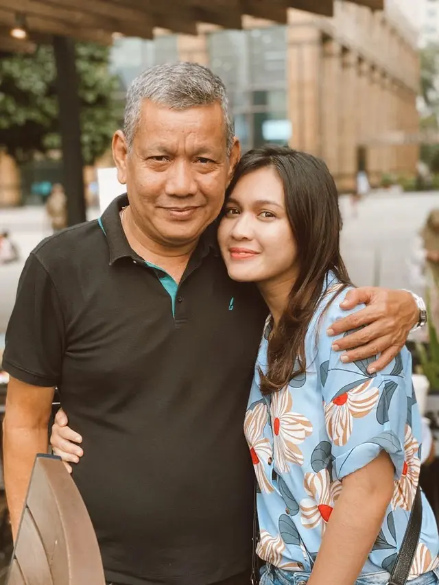 Dea Annisa alias Dea Imut dan Mendiang Ayahnya