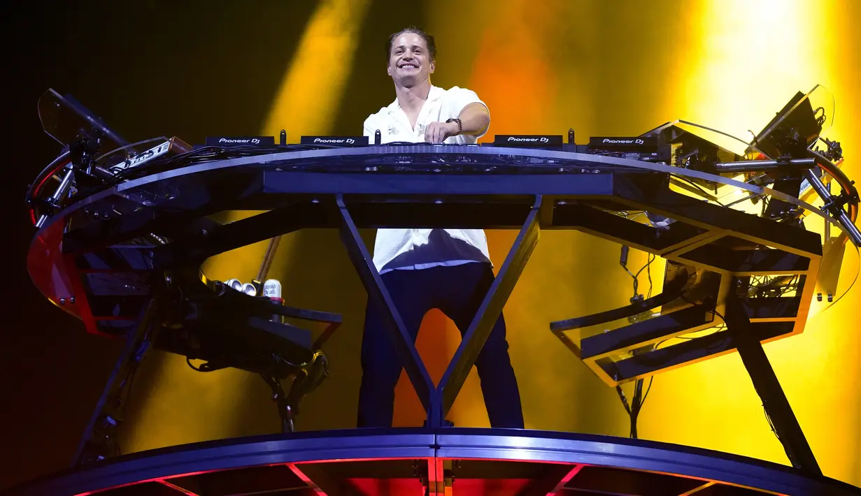 Kygo tampil pada hari ketiga Festival Musik Lollapalooza di Grant Park, Chicago, Amerika Serikat, 30 Juli 2022. Hampir 100 ribu orang dari seluruh dunia datang ke Festival Musik Lollapalooza 2022 yang menjadi salah satu festival musik terbesar di Amerika Serikat. (Photo by Rob Grabowski/Invision/AP)